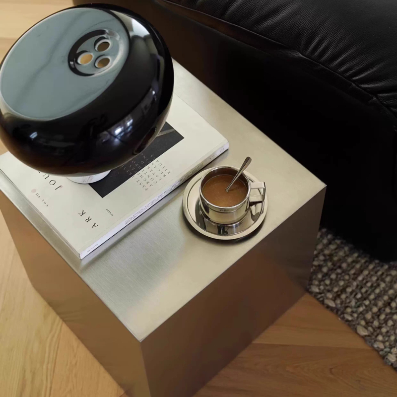 Italian Stainless Steel Side T - огляд і ціна Desk Setup Minimalist